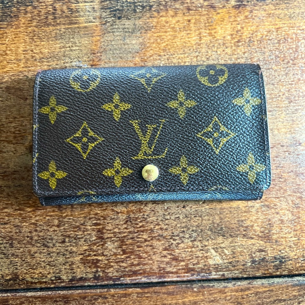 AUTHENTIC Louis Vuitton portemonnaie trésor wallet